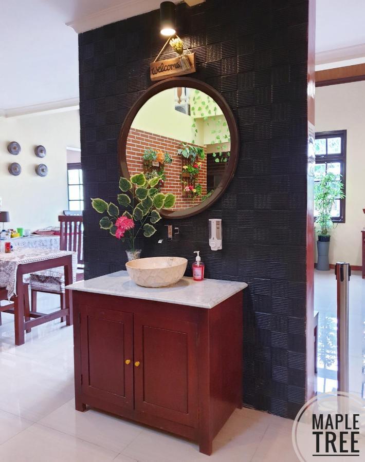 Maple Tree Homestay Maguwo Extérieur photo