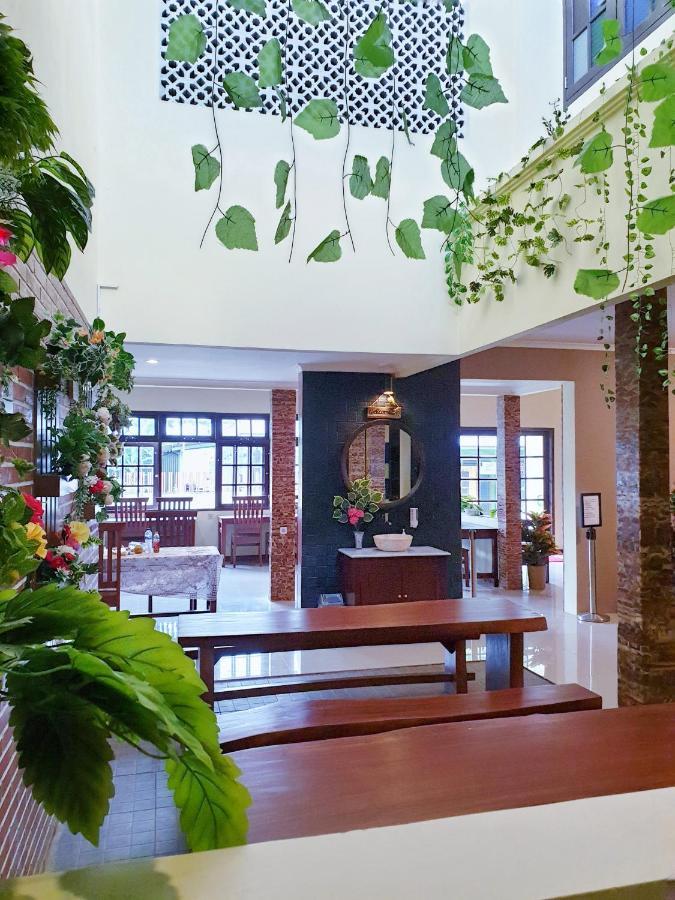 Maple Tree Homestay Maguwo Extérieur photo