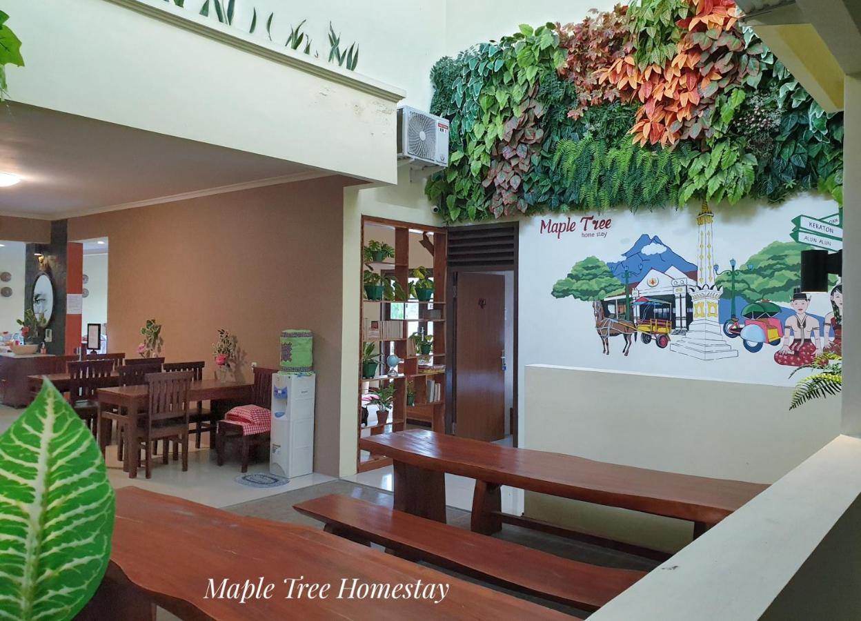 Maple Tree Homestay Maguwo Extérieur photo